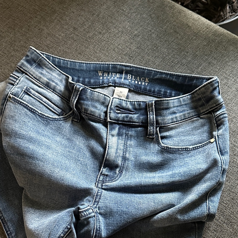 White House Black Market Light Blue Jeans - Picture 5 of 7